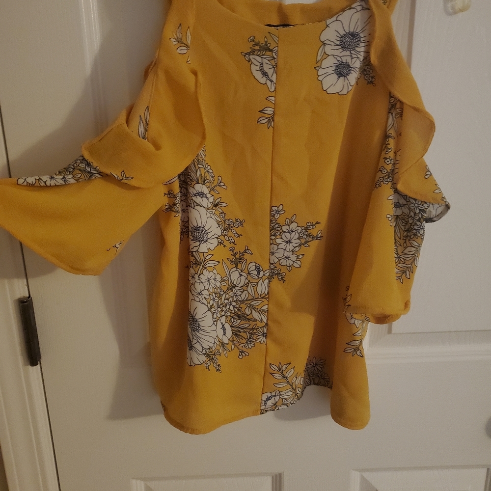 Blouse - Picture 2 of 3